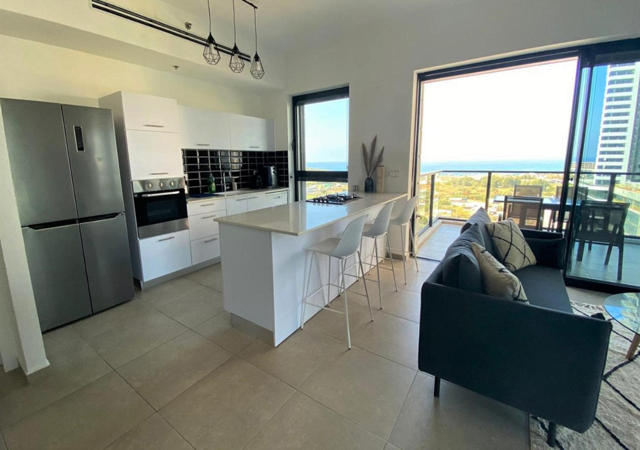 Oַ&O Group- Cool & Urban Apt Luxury Tower Sea View Bat Yam Buitenkant foto