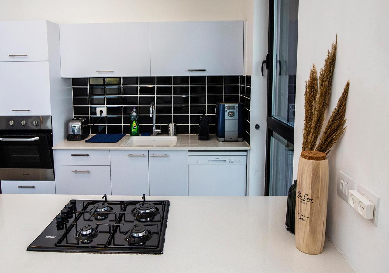 Oַ&O Group- Cool & Urban Apt Luxury Tower Sea View Bat Yam Buitenkant foto