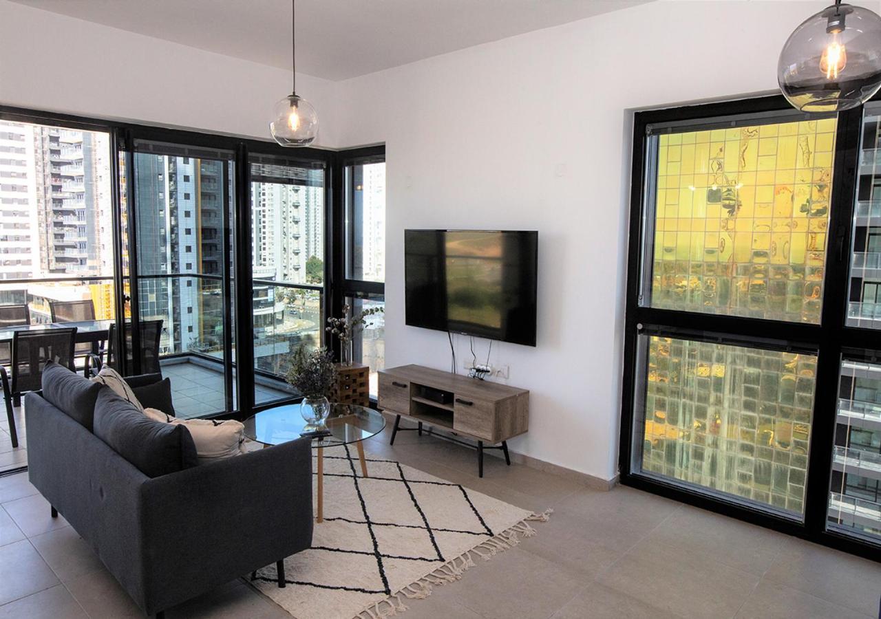 Oַ&O Group- Cool & Urban Apt Luxury Tower Sea View Bat Yam Buitenkant foto