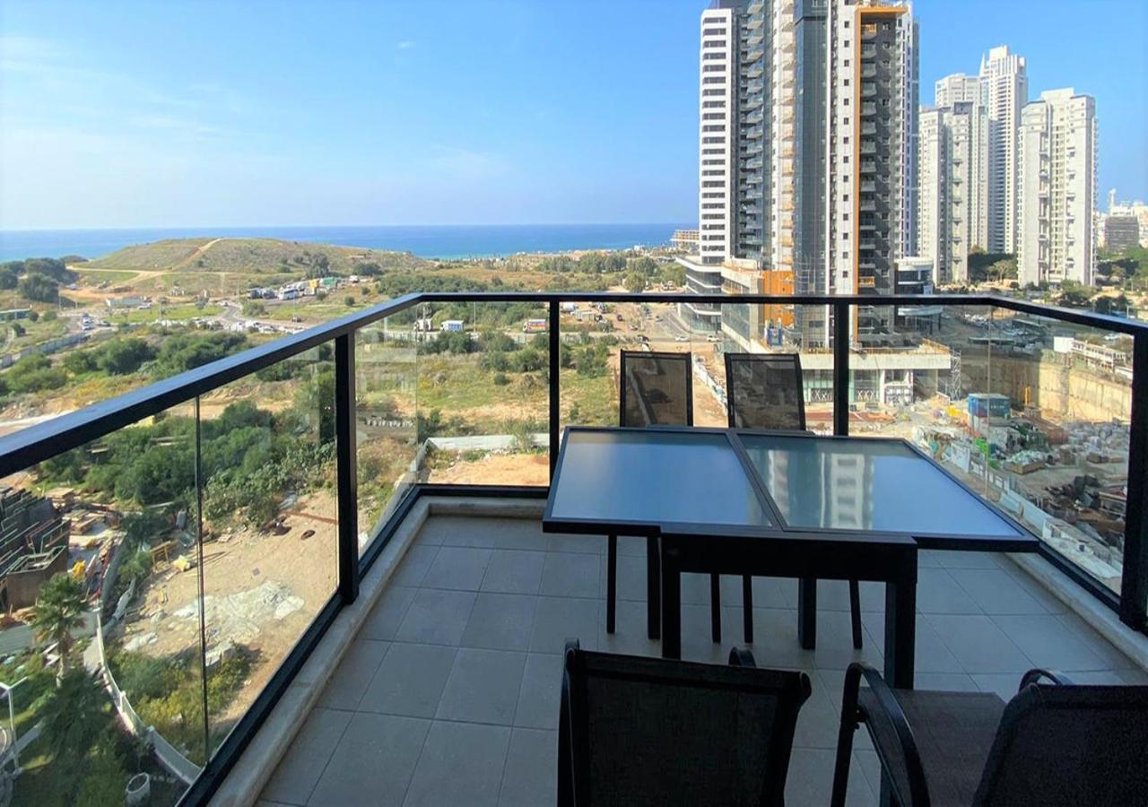 Oַ&O Group- Cool & Urban Apt Luxury Tower Sea View Bat Yam Buitenkant foto