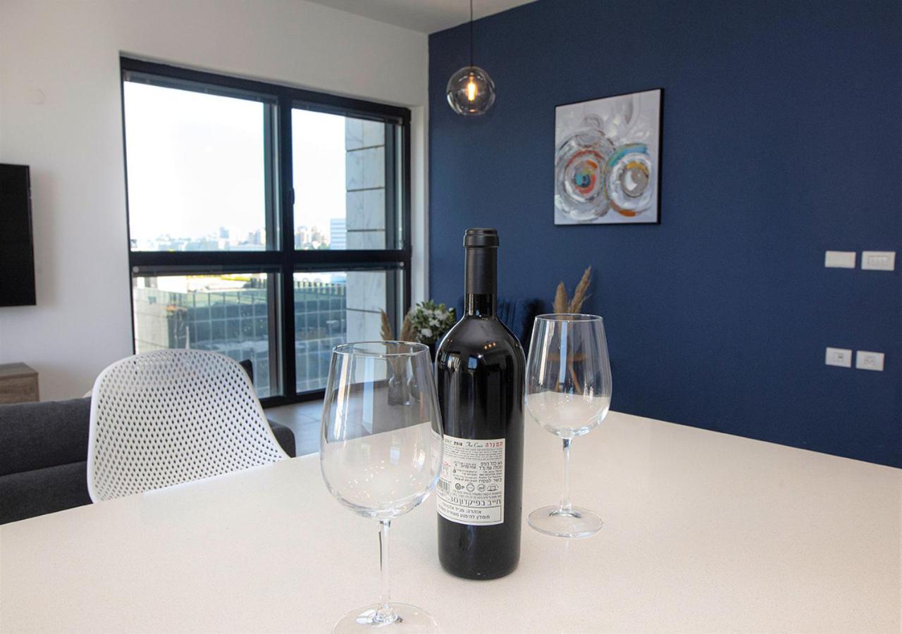 Oַ&O Group- Cool & Urban Apt Luxury Tower Sea View Bat Yam Buitenkant foto