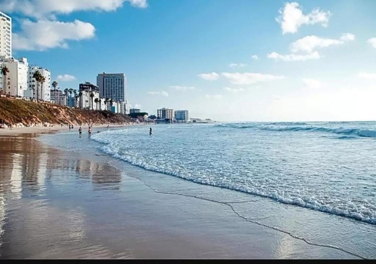 Oַ&O Group- Cool & Urban Apt Luxury Tower Sea View Bat Yam Buitenkant foto